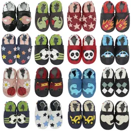 أول مشاة Carozoo Cow Leather Baby Shoes Styles Boys Girls Walker Soft Sole Sole مريحة 231213