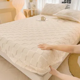 Bedspread 3D Jakard Fitted Sac Taffel Velvet Yatak Kapağı Kış Sıcak Kalınlaştırılmış Tek Çift Katı Yumuşak Peluş Elastik Yatak 231213