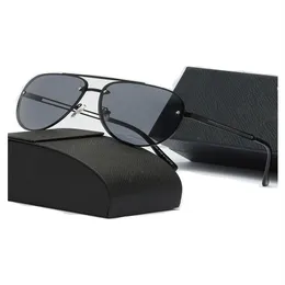 Gafas de sol de diseñador Hombres Mujeres Carta Lente polarizada Anteojos Tonos al aire libre Marco de metal Moda Clásico Señora Gafas de sol Mirror198f