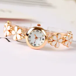 Moda feminina simples e compacta Clover Diamond Bracelet Bracelet Watch Watch