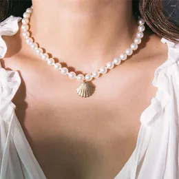Colares Pingente Vintage Artificial Pearl Chain Gold Color Shell Colar para Mulheres Moda Feminina Geométrica Simples Bonito Doce Jóias