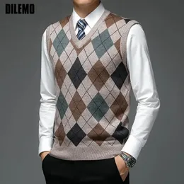 Men's Sweaters Fashion Designer Brand Argyle Pullover Diamond Sweater V Neck Knit Vest Men 6% Wool Sleeveless Autum Casual Men Clothing 231213