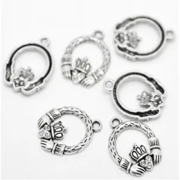 Ganzes – 100 Stück antiksilberfarbene Strass-Claddagh-Ring-Charm-Anhänger 25 x 18 mm, Schmuckzubehör zum Selbermachen, Ganzes J0506209I