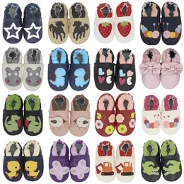 Primeiros caminhantes Carozoo Baby Shoes Couro Crianças Chinelos Menina Nascida Babi Boy Prewalker Andando para 231213