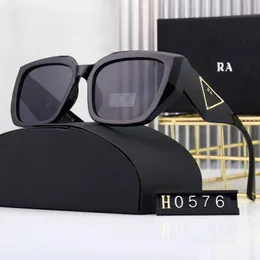 Tasarımcı Güneş Gözlüğü Kadınlar için Lüks Gözlükler Popüler Mektup Güneş Gözlüğü UNISEX GEGLASSES Moda Metal Güneş Gözlükleri Kutu Çok İyi Hediye