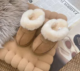 Hot sell Thick bottom Classic brand new AUS 51250 Warm slippers goat skin sheepskin snow boots Martin short women bootss keep warms shoes 768