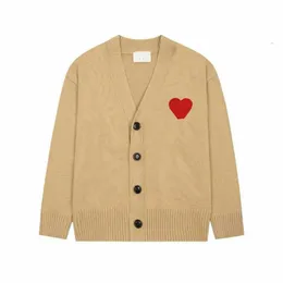 Amis Cardigan Amisweater Paris Fashion Mens Designer متوكى مطرزًا قلبًا أحمرًا غير رسمي من الملابس ، والنساء