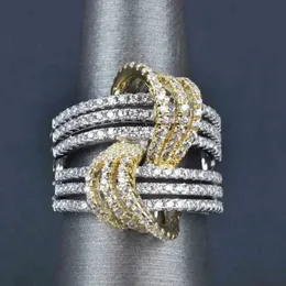 خواتم الزفاف Huitan Fashion Finger Finger Jewelry Ring Female Accessories Party Gorging Association مع Brilliant Cubic Zirconia Band 231214