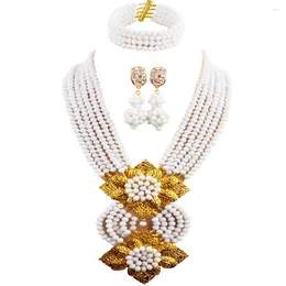 Ensemble collier et boucles d'oreilles, Costume blanc, bijoux en perles africaines