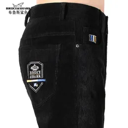 Calça masculina Corduroy Winter Troushers Bruce Shark Men Brand de luxo LEGA LEIR LONO ESTILO ESTÃO CANTELEIRO CATUROLA 231213