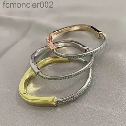 Charm Armband Hjärtform T Familjens nya lås Färgglada diamantarmband 18K Rose Gold Women's Fashion Wfyl