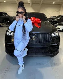 Женские брюки с двумя частями Стильная леди письма Hip Hop 2 Piece Set Women Women с длинным рукавом толстовки с капюшоном и брюки 2023 Осенние бегущие спортивные костюмы T231215