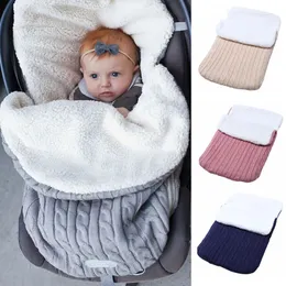 Schlafsäcke Winter geborener Babyschlafsack Kinderwagendecke gestrickter Kaschmir-Babyschlafsack dicke und warme geborene Bettwäsche 231214