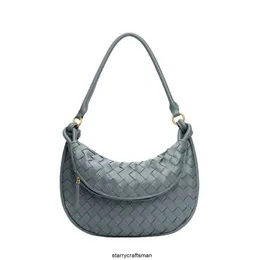 ボットベネタのショルダーバッグ女性の革バッグジェメリハーフムーン女性ハンドバッグ織りデザイナーブランドハンドバッグ財布ショッピングトートファッションhbj5