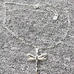 Chains 2023 UNOde50 Exquisite Fashion Electroplating 925 Dragonfly Necklace Jewelry Gifts
