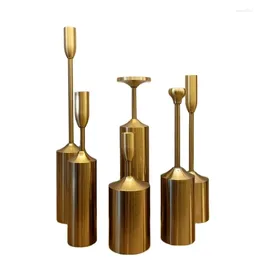 Portacandele Set di candelieri classici in ferro artistico Portaoggetti decorativo in metallo con geometria Tavolo da pranzo Ornamento per articoli per la casa Arredamento per ristoranti