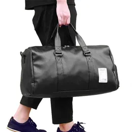 حقيبة سفر حمل على حقائب القماش الخشبية للأمتعة كبيرة الحزام من الجلد الحزام في نهاية الأسبوع.
