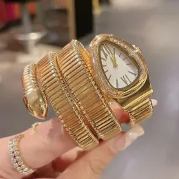 Gorąca marka zegarek na nadgarstek Kobiety damskie węża kształt w stylu diamentów luksusowy stalowy metalowy zespół kwarcowy projektant mody odpowiedni trwały garnitur osobowości