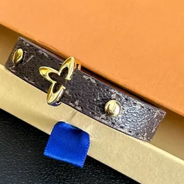 Högkvalitativ 18K gulddesigner armband bröllop smycken presentmärke för kvinnor armband kärlek kedja armband mode koppar faux läder julklappsmycken