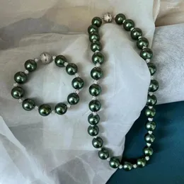 Girocollo con perle naturali di conchiglia di mare profondo e collana con bracciale vintage verde