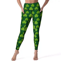 طماق للسيدات St Patricks يوم محظوظ Green Shamrock يعمل على السراويل اليوغا عالية الخصر الجدة الجداول