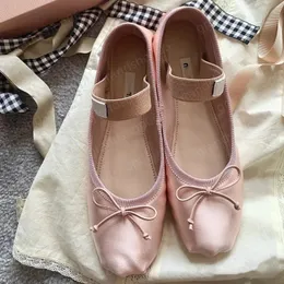 Lüks M Paris Bale Moda Tasarımcısı Profesyonel Dans Ayakkabıları 2023 Saten Balerin Platformu Bowknot Sığ Ağız Tek Ayakkabı Düz ​​Sandalet Kadınlar için 02
