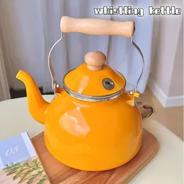 Vattenflaskor 2.5L Pure Color Elegant Thicked Emamel Milk Tea Pot Kitchen Cookware Whistling Kettle For Water and Tea Universal Usage 231214