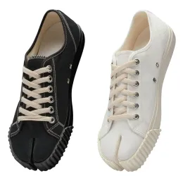 MAISONS Margiela Tabi Flat 캐주얼 신발 로우 탑 여성 및 남성용 캔버스 달리기 패션 럭셔리 여행 디자이너 하이킹 야외 신발