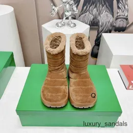 Stivaletto unisex invernale con bottone a pressione Bottegga Vamp Shearling Fodera in pelle di vitello Shearling Agnello Suola in gomma ultraleggera Stivali da donna e da uomo in pelliccia su pelle yi-QJ