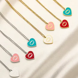 Collana stilista da donna Collana in argento placcato oro 18 carati in acciaio inossidabile color caramello Ciondolo a forma di cuore Catena a maglie di fascia alta Collane con lettere di marca Regalo di gioielli da sposa