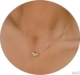 Anhänger-Halsketten LEXODY Damen-Diamant-Halskette, exquisite Blatt-Halskette, 14 Karat vergoldet, geschichtete CZ-Mond-Halskette, minimalistische Diamant-Halskette, Damen-Mode-Jude