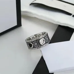 Retro Ring Erkekler Kadınlar Klasik Unisex Yüzükler Moda Hayalet Tasarımcı Takı 925 Şerit Lüks Mektup G Yüzük Tasarımcıları 2204086WU242N