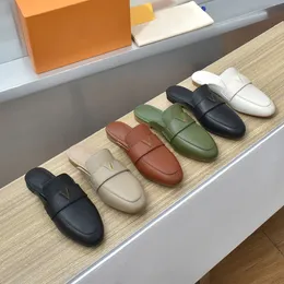 Plaży Designer Kaptaki damskie buty leniwy płaski śliski Baotou klapki 100% skórzane dama slajdy zamszowe litera butów butów krowide metalowe sandały rozmiar 35-41-42 63412 5