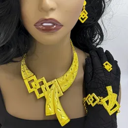 Chokers Dubai Gold Plated Smycken för kvinnor Lyxiga indiska bröllopsmycken set Nigerian Bridal Costume Party 24k Necklace Earring 231216