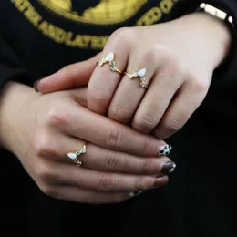 2021 placcato oro a goccia bianco opale pietra lunetta rotonda CZ geometrica forma a V anello da dito moda donna 2021198B