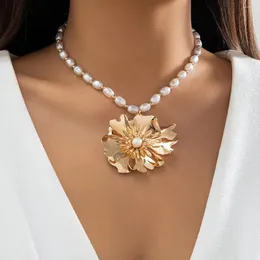 Pendant Necklaces Pearl Embellished Metal Necklace For Women With Flower
