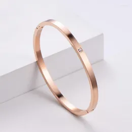 bangle واحد سوار الماس الماس التبديل التبديل البسيط نمط التيتانيوم الصلب 316L الموضة للرجال والنساء المجوهرات المجوهرات