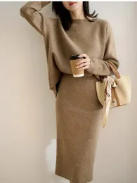 Vestido de dos piezas Moda coreana 2 conjuntos Outifits Sólido Cuello redondo Suéter de punto Falda Jersey Traje Ropa para mujer 231215