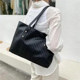 Sacos de noite grandes bolsas para mulheres trabalho tecer preto bolsa de couro escola grande bolsa de ombro bege shopper com zíper 2023