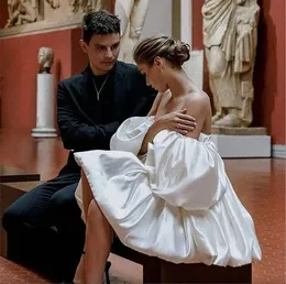 Eleganckie krótkie sukienki ślubne A-Line 2024 Odłączane rękawy latarni bez ramiączek spódnica kwiatowa satynowa przyjęcie ślubne urodziny Suknie vestidos de novia