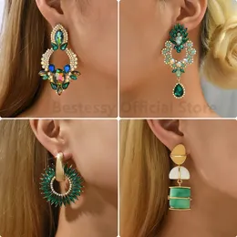 Dangle Chandelier Série Verde Brincos Geométricos Brilhantes Para Mulheres Luxo Incomum Pendurado Borla Pendientes Moda Femme Jóias 231216