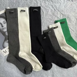 Herrensocken Laides Damen 1 Paar Briefdruck Baumwolle Solide Designer Atmungsaktive Röhre Süße Socke