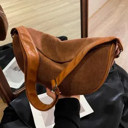 حقائب المساء corduroy crossbody للنساء حقيبة الصدر موز أنيقة كتف الأوبو الزلابية أنثى السفر حبال فاني حزمة 2024