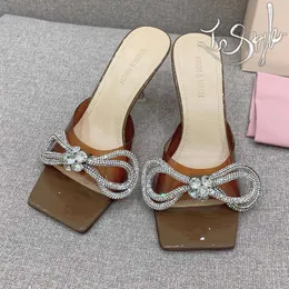 Machmach slajdy 8 cm Designer Obcasy Rhinestone Bow Sukiety Buty płaskie skórzane sandały Eleganckie kobiety seksowne obcasy klasyczne impreza ślub brązowy rozmiar 35-39