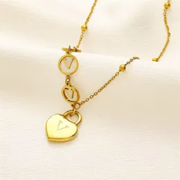 Наружное женское ожерелье Бриллиантовое письмо подвесной ожерелья для покрытия золотые серебряные черные цепи Свитер Сердце
