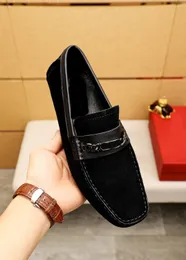 Nombre de lujo Mocasines de conducción para hombre Vestido sin cordones Gommino Conducción Zapatos polacos aburridos Tamaño grande 6-13