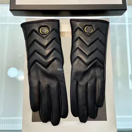 Delikat mjuka läderhandskar Hardware Letters Designer Mantens High End Sheepskin Gloves Women Gift With Box289y