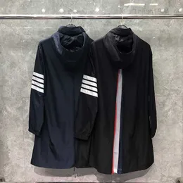 Giacca a vento sottile TB di vendita diretta del marchio Dongguan, nuovo cappotto casual sciolto e di tendenza media e lunga coreana