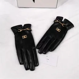 Zimowy projektant Glove Man Handschuhe Five Fingers Rękawiczki Kobiety mężczyźni Wodoodporna skórzana rękawiczka