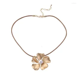 Pendentif Colliers Sweet Romantique Fleur Collier Ras Du Cou Pour Femmes Mode Imitation Perle Cou Collier Femelle